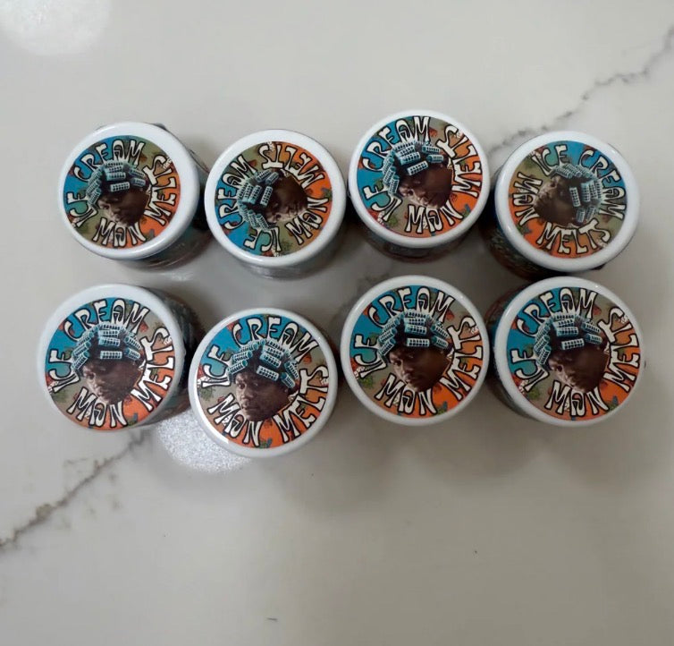 Ice cream man melts 2g pucks